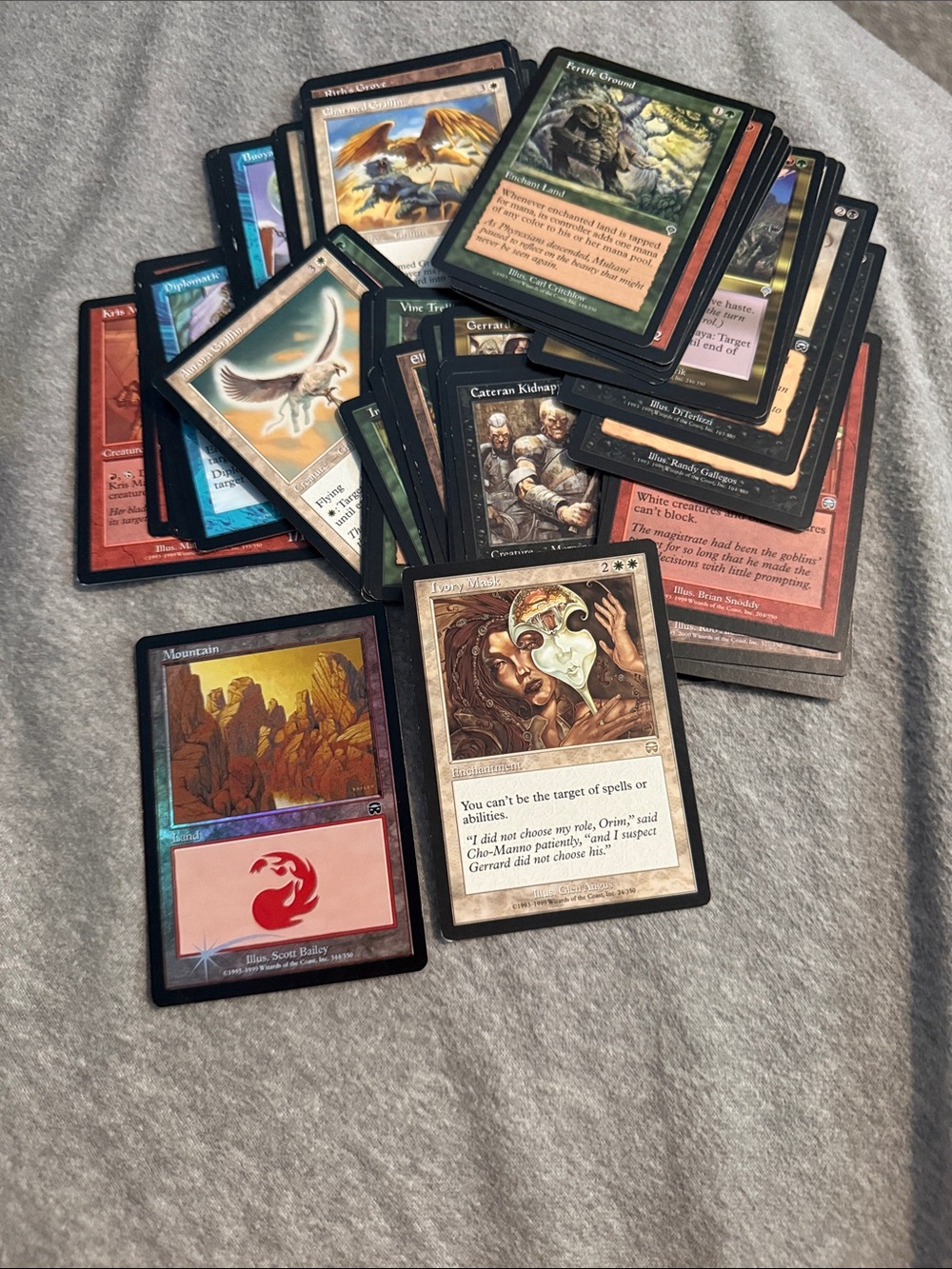 Card Lot mtg magic the gathering 50 cards one rare and one holographic